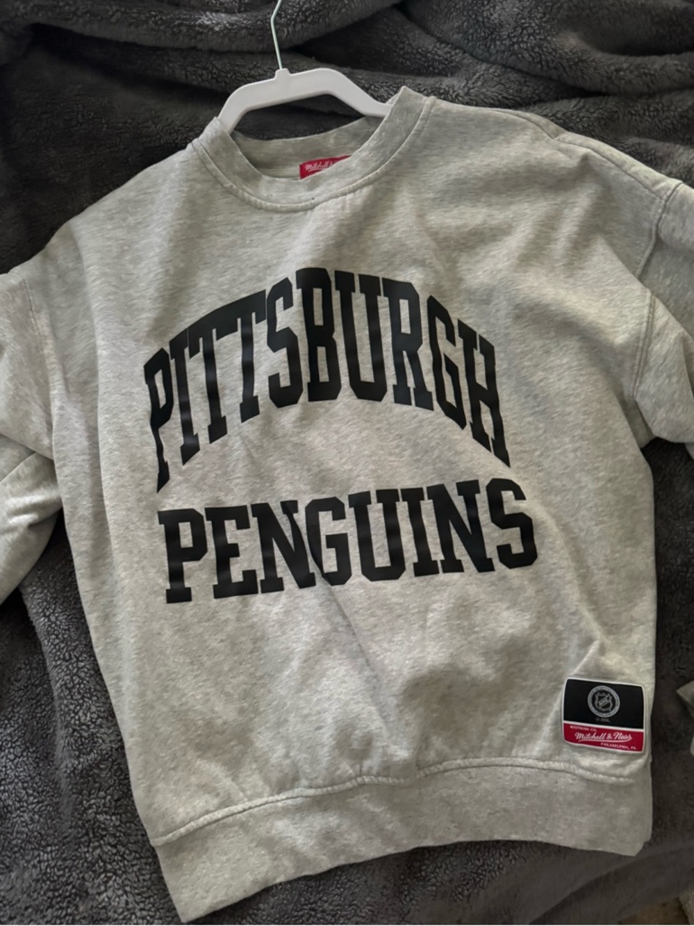 women’s pittsburgh penguins crew neck